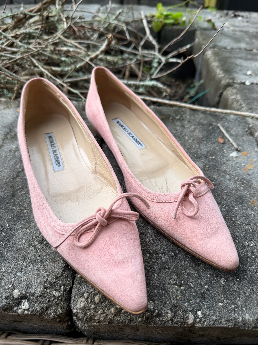 Manolo Blahnik Pink Suede Pointed Toe Flats with Bow sz6 - Picture 5 of 9